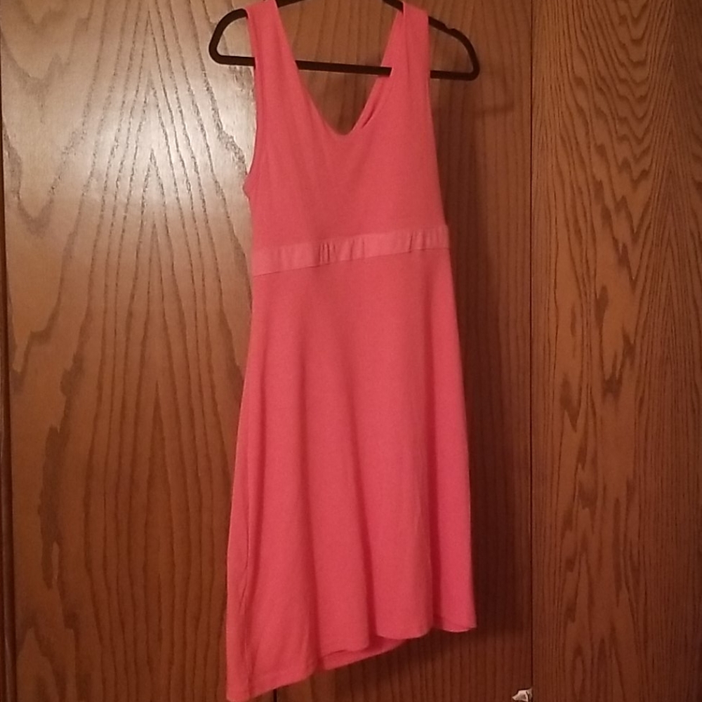 Sporty pink dress with built in bra